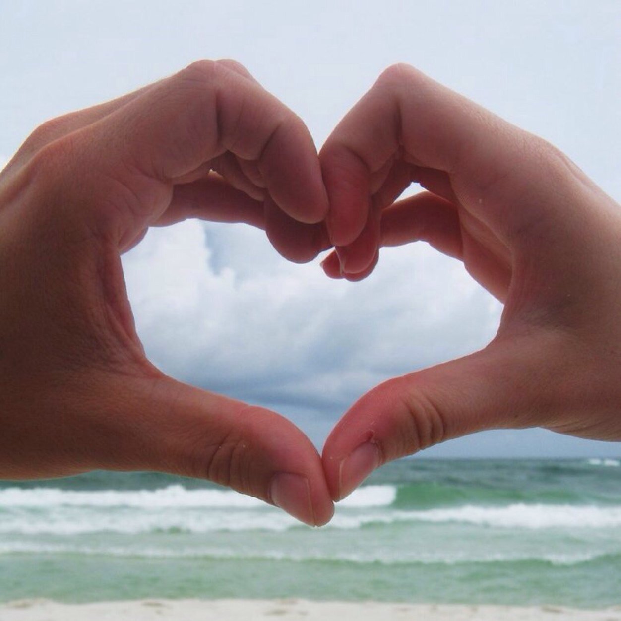 longdistancelo's profile picture. 