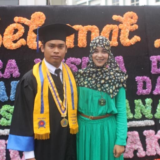 Saya jujur itu penting lbih baik blang saya orang biasa saja dari pda perfect