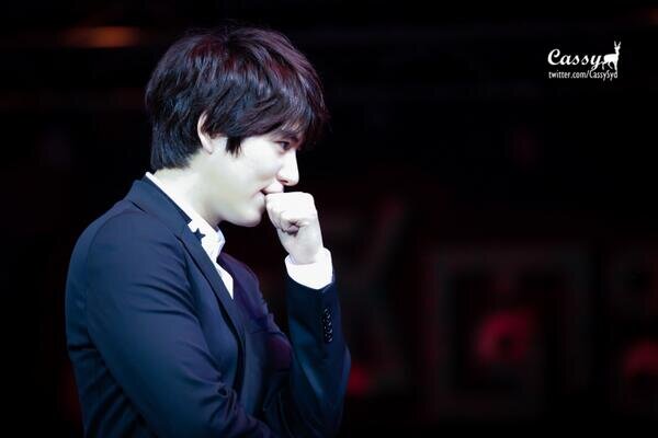 เป็นเอลฟ์แบบพื้นๆ ติ่งคยูฮยอน เมนชั่นคุยกันได้ไม่ถือตัว อิอิ