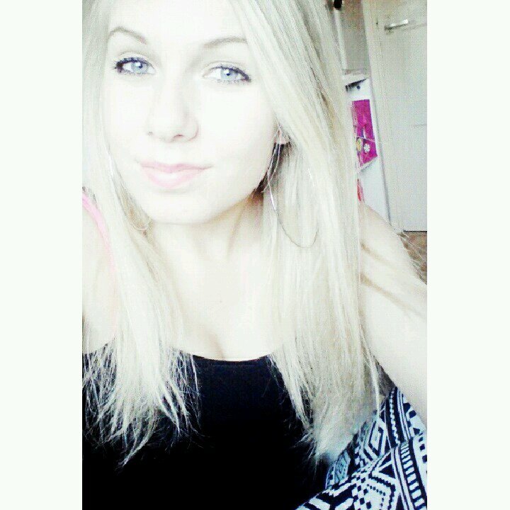 xmariissa_x's profile picture. Insta : _xmariissa .♥ Always a true Belieber♥ My best friend in the whole world @Joellee1234 ♡