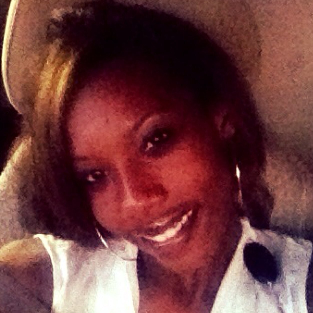 mesha_g2010's profile picture. 