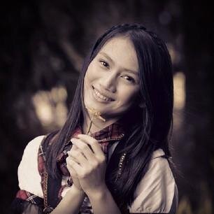 Sing to my LIVE - - more happy and enjoy :))