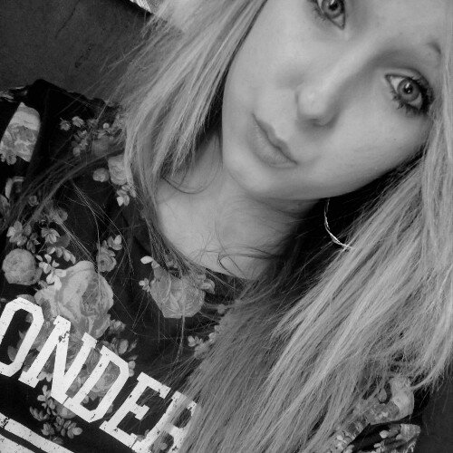 Elsaa_D's profile picture. La distance entre la parole & l'acte.. ♡