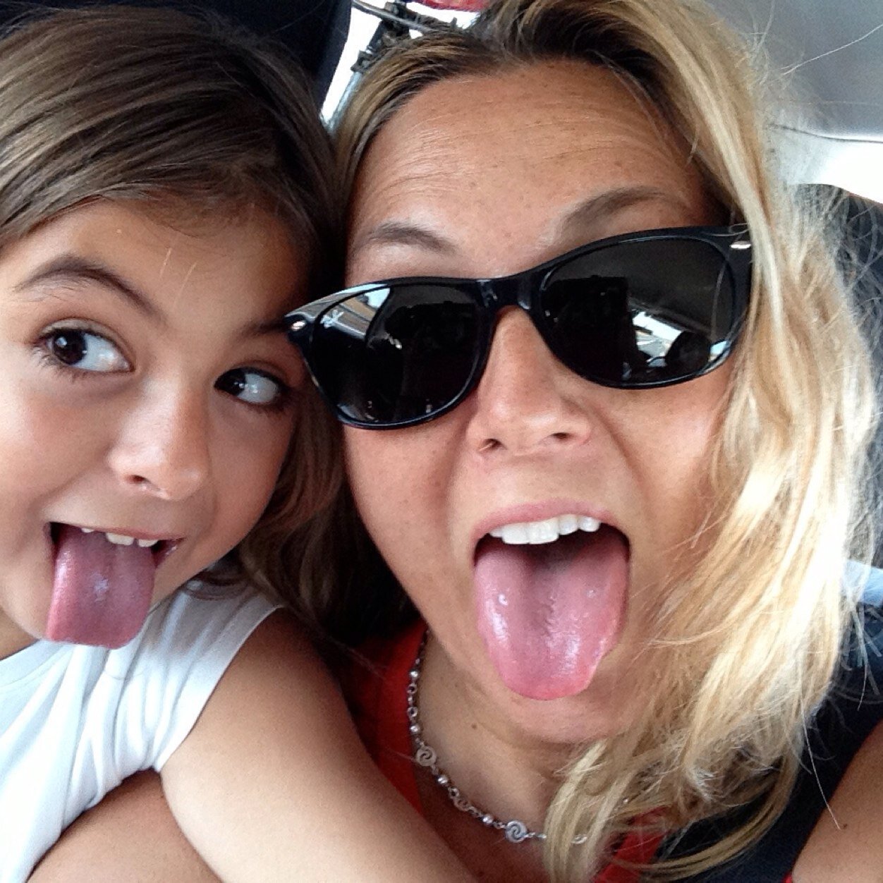 teresaromtor's profile picture. 