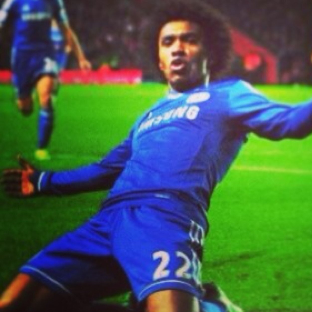 Im Tom! I like to game! ! This is my twitter? I dont know what elese to say! I support CHELSEA FCThats it