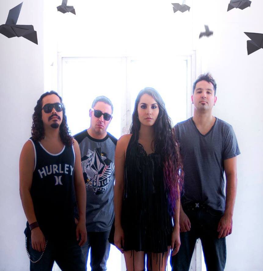 Club de fans oficial de @adelaband
Correo: AdelAnteFans@hotmail.com