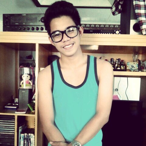 HenriqueJunasa's profile picture. 1stYearCollege@LyceumofthePhilippinesUniversity-Laguna | CulinaryArts | 17 |