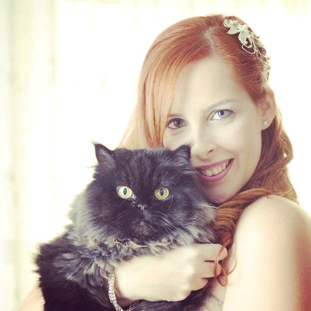 miri_archery's profile picture. Arquera tradicional, mamá orgullosa de Ellie, casada con el mejor marido, leo tweets escribo parrafadas de desahogo cuento hasta 10 y luego las borro 🤪