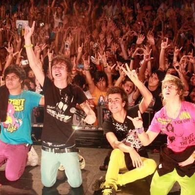 Fã clube dedicado a 4 anjos ! @pelanzarestart @pelurestart @thomasrestart @kobarestart . Since: 06/03/2011