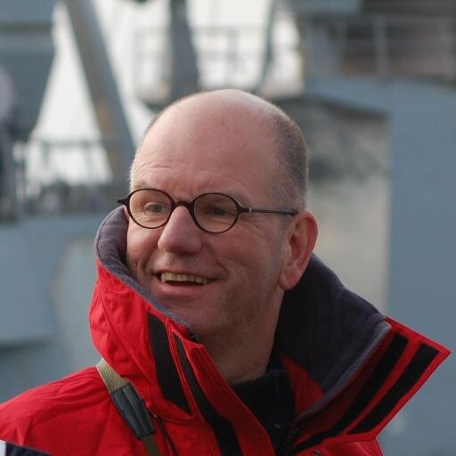 Henk Suurveld, laatste commandant van Zr.Ms. Amsterdam, het bevoorradingsschip van de Koninklijke Marine. Tweets op persoonlijke titel.