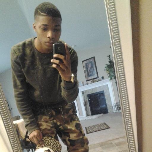 I keep uh tight circle . I even block out ma close ones