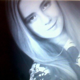 Hi I'm Lucy.12.I enjoy cheer and late night twitter sessions.England x