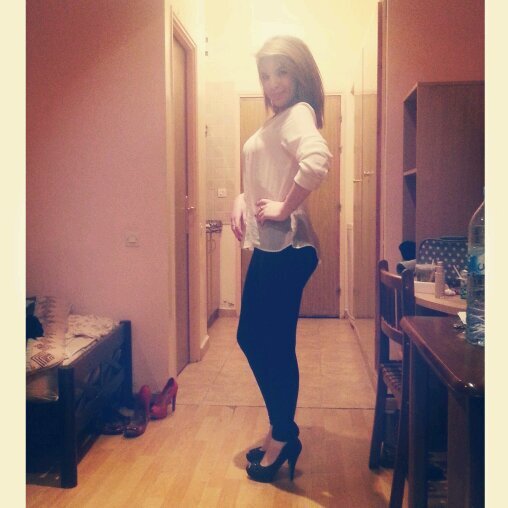follow me babe AND i ll follow you :*