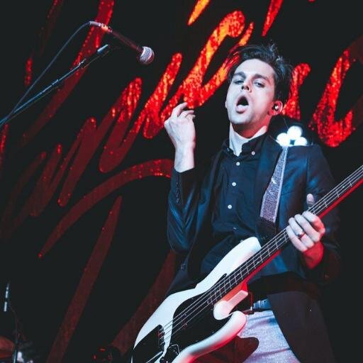 free folllow from @twentyonediscos bc she thinks you're rad ((a follow back there would be greatly appreciated thank u friend)