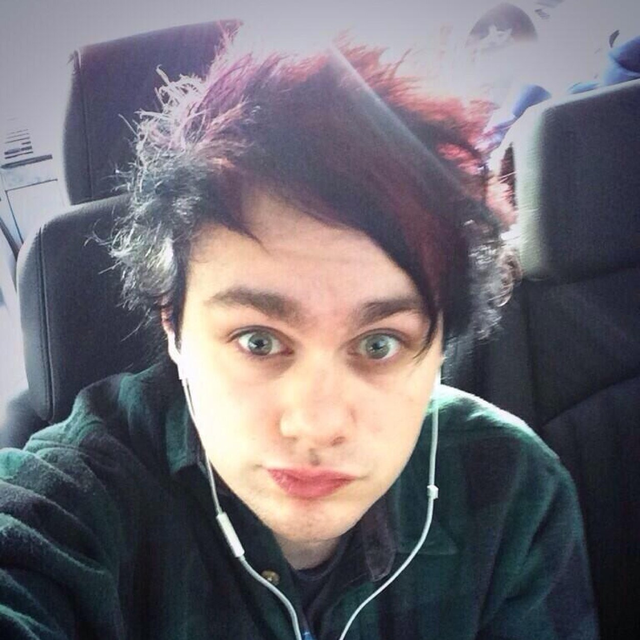 remember when mikey followed you, how you fangirled and had the biggest smile on ur face? i hope ur smiling like that again, u deserve the follow// @5sos_norge