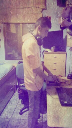 De lo mejor a lo peor. PERO SIEMPRE SERE DJ HASTA LA MUERTE :). Sus besos colocan mas que la droga