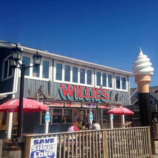 Fast food restaurant and ice cream parlor on the beach. Featuring the famous Willie Burger, chicken-on-a-bun, homestyle BBQ chicken and ribs and Lake Erie perch