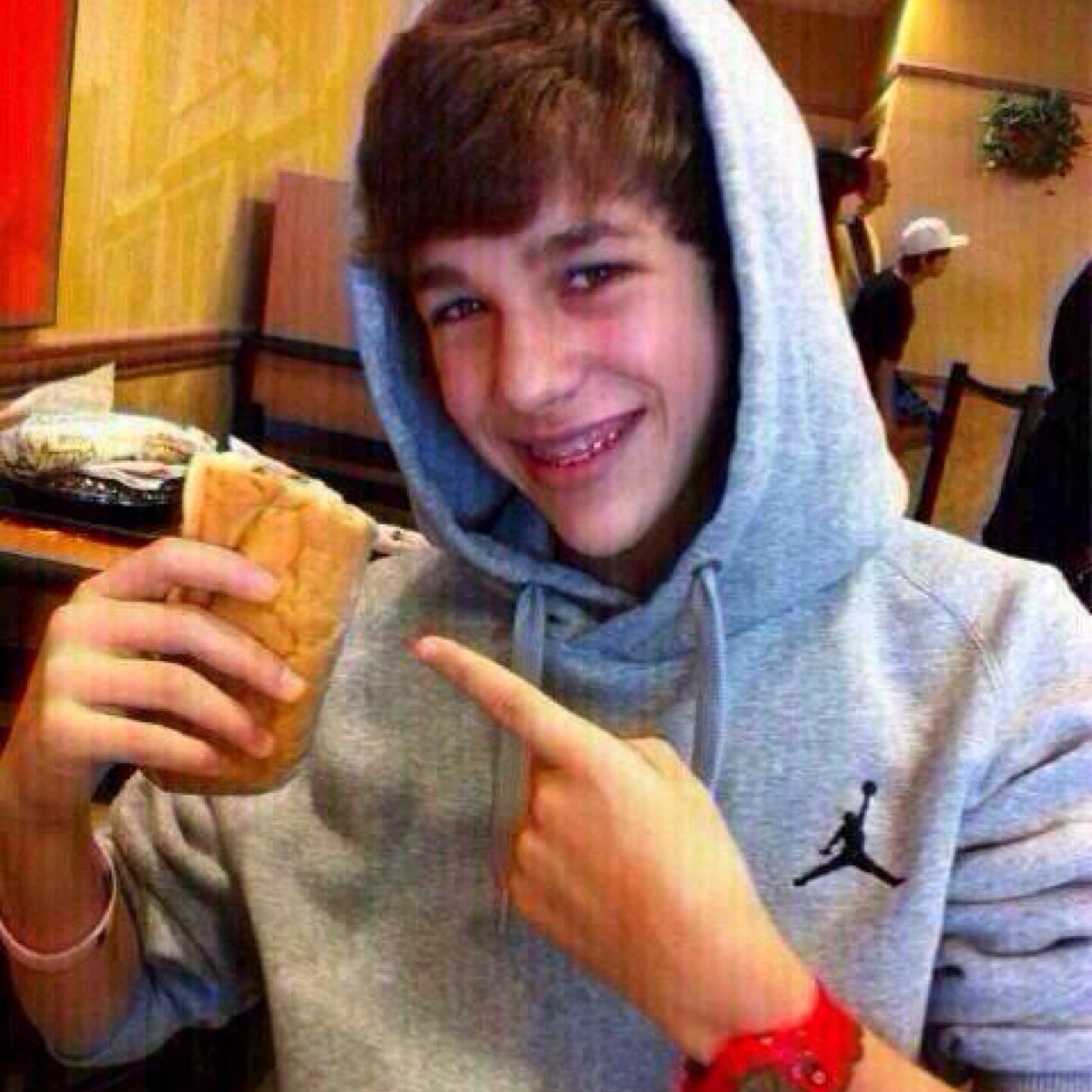 \O amor é muito lindo/ não, lindo é o Austin Mahone sem blusa