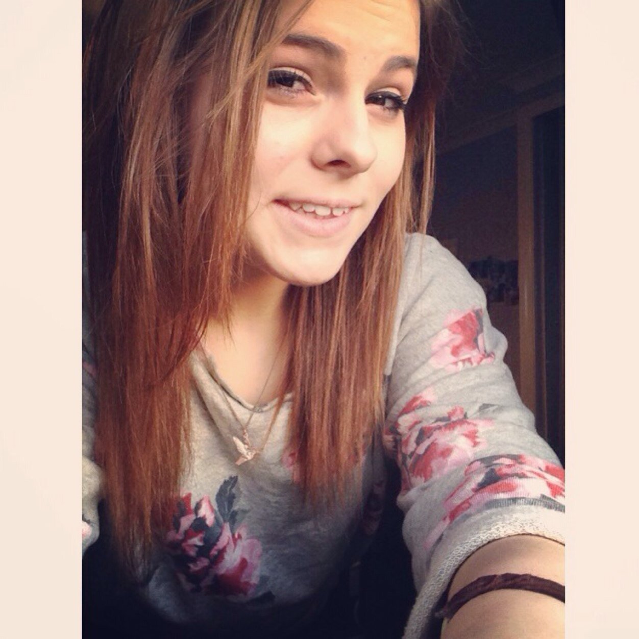Follow is, I follow back
tumblr: foreva-we-shall-live
Instagram:    its_beth_x
If you follow me, i'll follow you back. x
