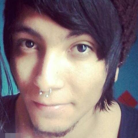 Só falo merda , Falo muito da  minha vida e oq penso ...  só me seguir que eu sigo de volta Vlew ;D