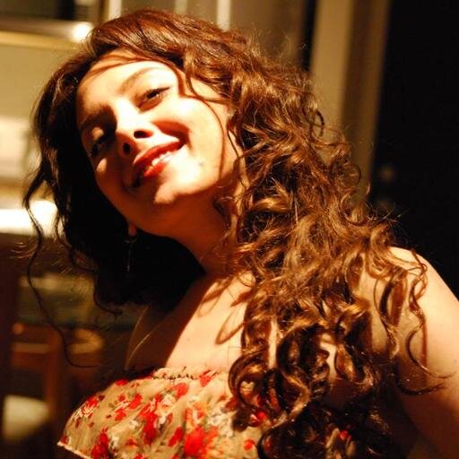 I'm a web designer who love to create unique and functional websites. I also can be a theatre director again. Anything that deals with creativity amazes me!