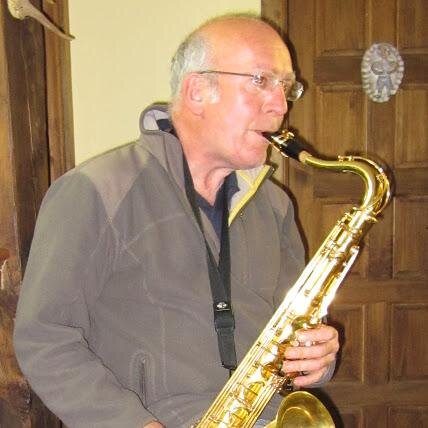 Saxofonista y maestro de música en el IES Isabel la Católica (Madrid) -  (cuenta personal)