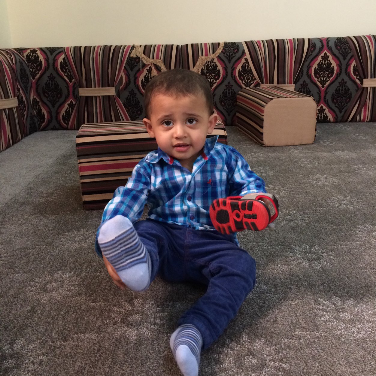 براسي ٦٩٩٩٩٩٩٠مليون كيف اودعها بحسابي وبحسابي ١٠ ريال كيف احولها لراسي عشان تكمل ٧٠ مليون