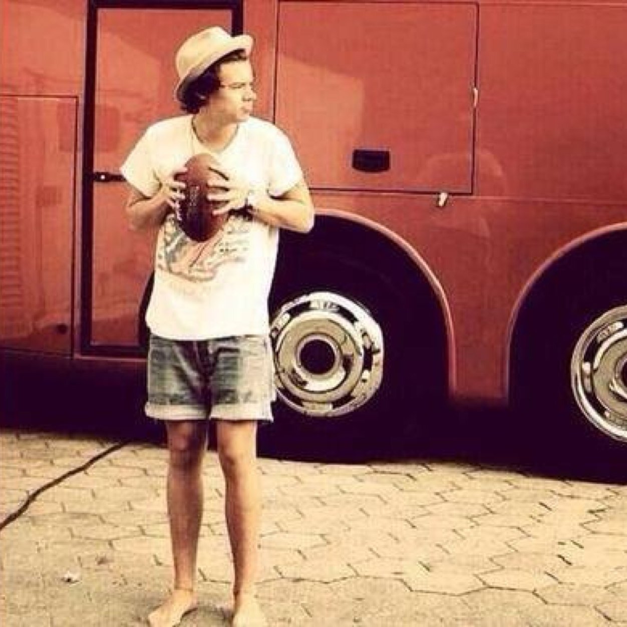 Please go follow my main account @slaythestyles  ❤️