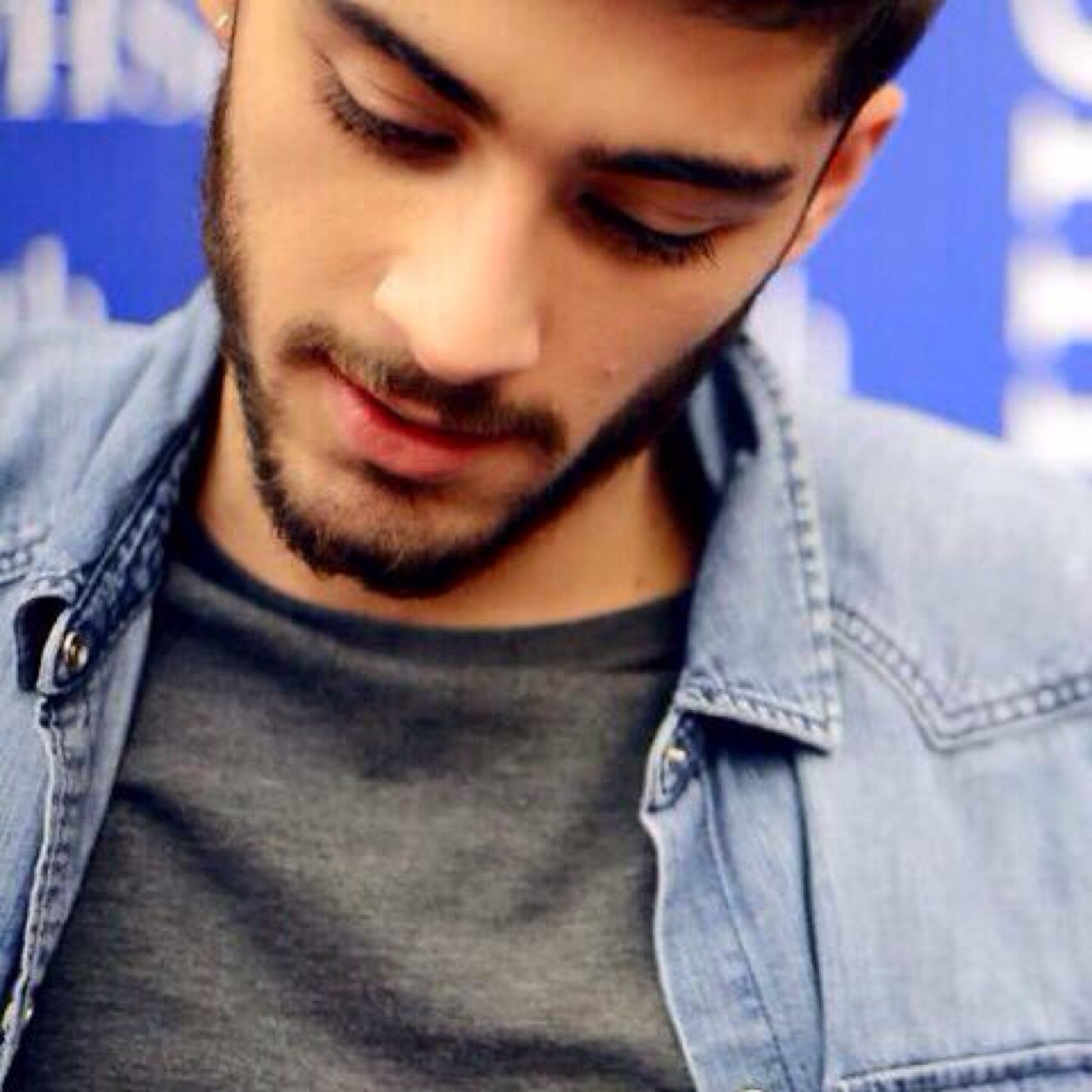 ask for a follow back on @raybanzouis