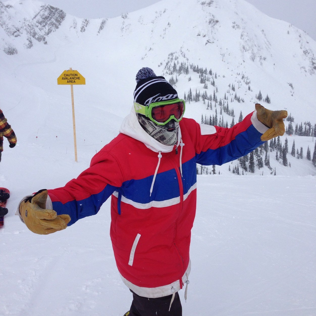 Newfie, Snowboarder, FBC Drinker, Swedish Lover, Brewer!