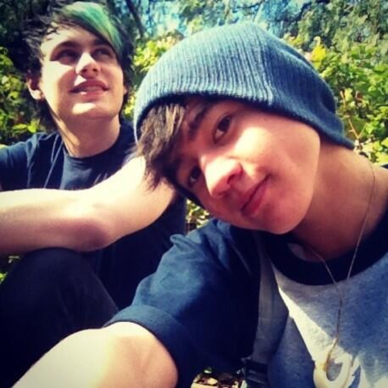 •free follow•
please go follow @mariatacobelle 
:)