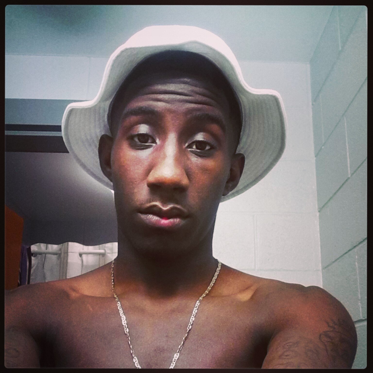 PoLo_NO_SHOOT's profile picture. I cant rock with no new niggas that wasnt with me when I ain have Shit
 #SelfMadeNigga 
™Smash da FOLLOW button fa a real niggha