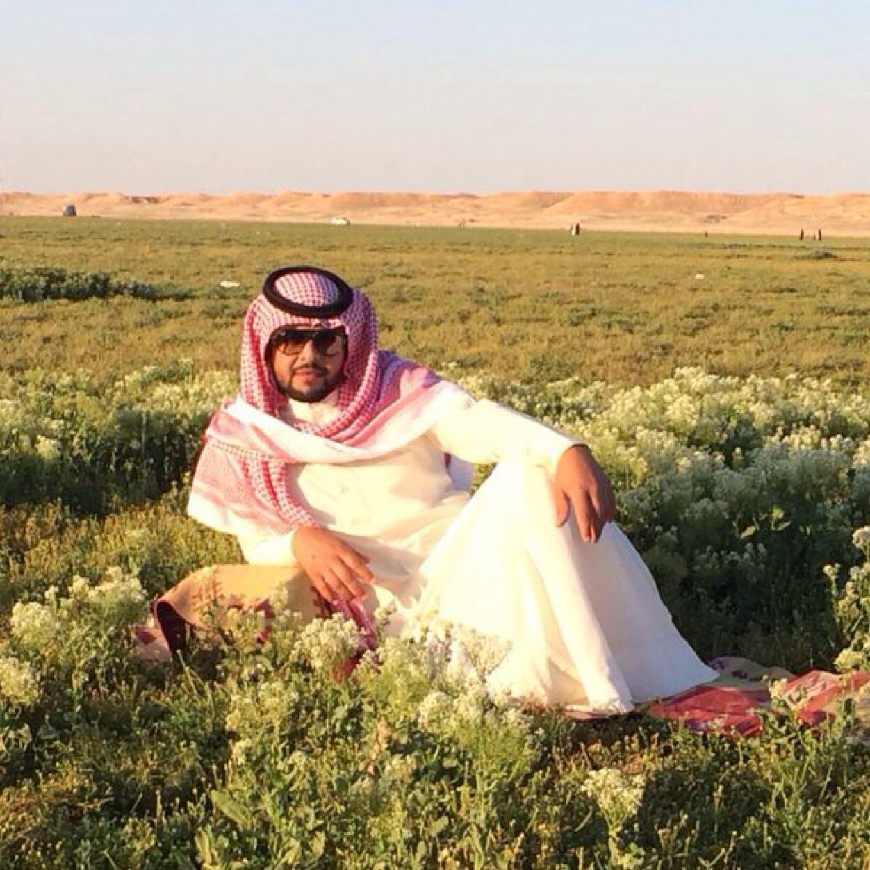 صلؤ على من بكاء شؤقن لرؤأيتناا.. #محمد   
عليه الصلاه والسلام