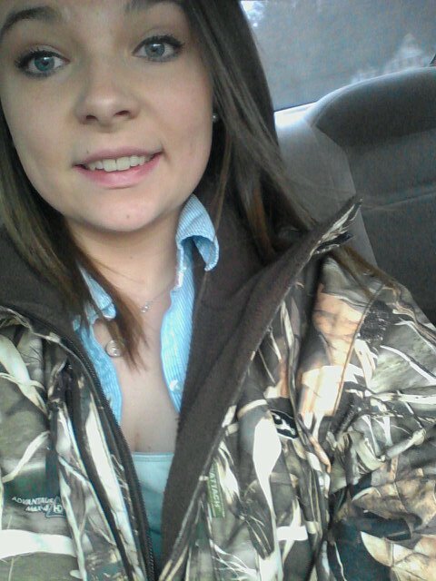 My name is Brandi Clark,
im a Softball Player (;
loves the beach, i am 16 years old (:
I love meeting new people. HMU