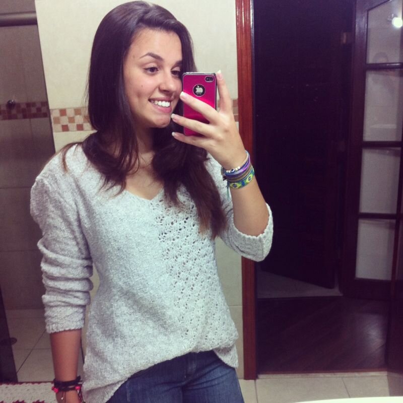 Me leve onde for, segure a minha mão, pois sei que você vai ser a minha direção.A gente é assim, temos tanta coisa em comum..