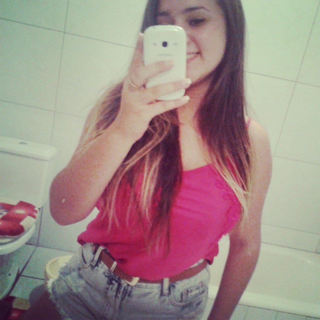 eu não to nem ai , eu não quero nem saber :3