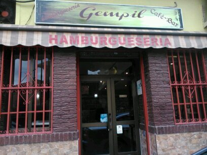 Continuando con la esencia de este mítico bar desde hace 28 años,esperamos haceros disfrutar con buenas hamburguesas y muchas alegrías!!!
