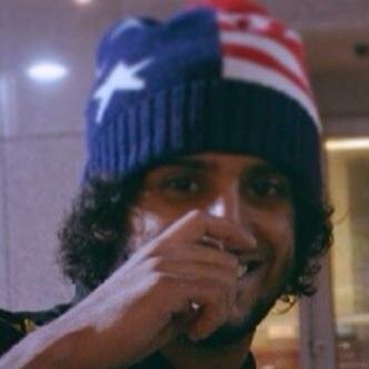 Oiuytwqsxcvbnlk's profile picture. -  الين اليوم ؟ اسولف للسماء عنّہ الين اليوم انا مقدر احب ثاني .