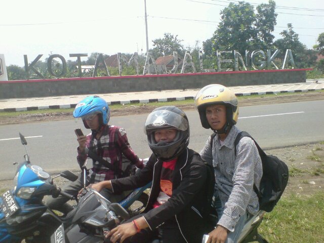 Gilangnugrahaak's profile picture. mawar hitam telah pergi