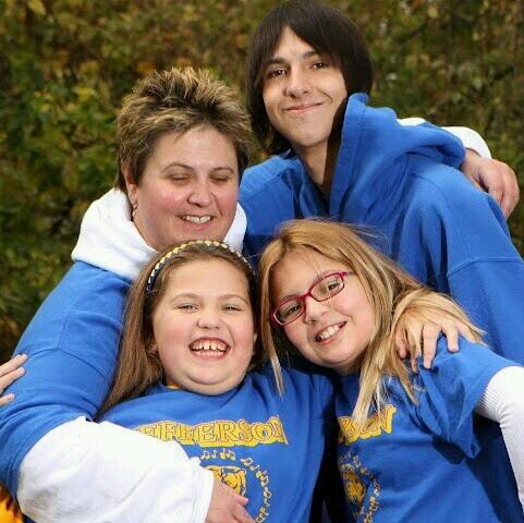 bandotwimom's profile picture. 