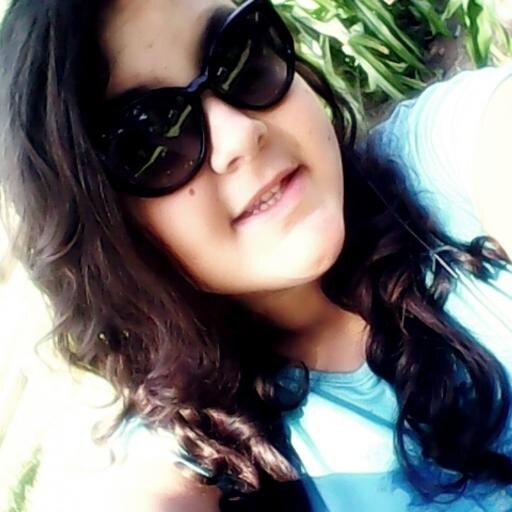 Pra que ler issuh? Não é mais fácil me seguir logoh? Dai vuxê me conhece pelos meus posts! SEGUE ?SDV !! ^^