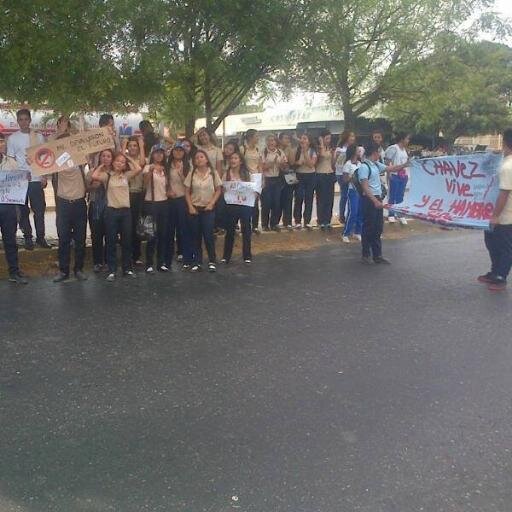 EstudiantesC24J's profile picture. Movimiento estudiantil de educación media del Colegio 24 de Junio de 1821 que se une a la lucha por Venezuela. #LosDelNorte