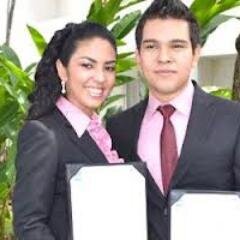 Soy Licenciado,me gusta divertirme salir de paseo con mi novia.