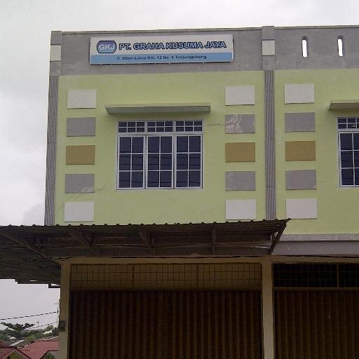 Finndy Wong - Manager Marketing 0852 2060 2002 - 0771-7446477