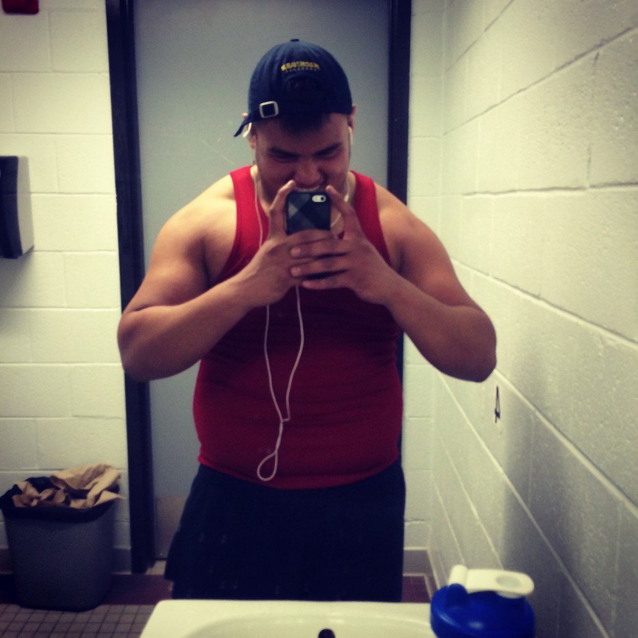 Football is life :) 
They gym is my 2nd home :) 
#lifting :) 
#55 
8~20~12 :)