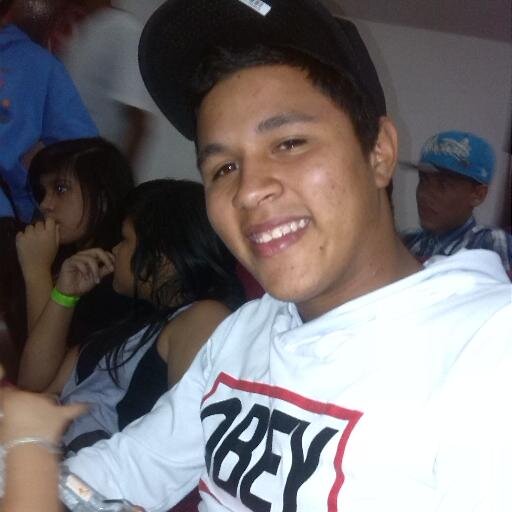 Músico, Estudiante de Comunicación Social, Deportista, Trabajo en A&C Company