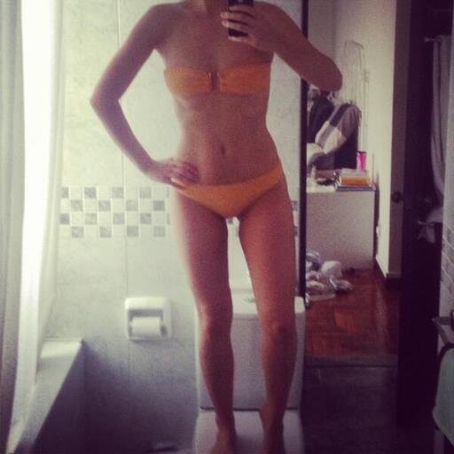 FitformLyd's profile picture. My aim is to inspire by tweeting my everyday health and fitness journey. Get motivated and moving Instagram: FitFormLyd Avi is me CW: 118