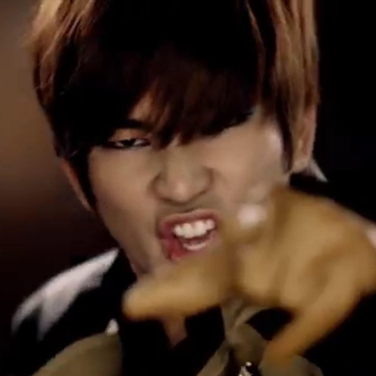 แอคหลุมเพื่อเอ็มแบลค