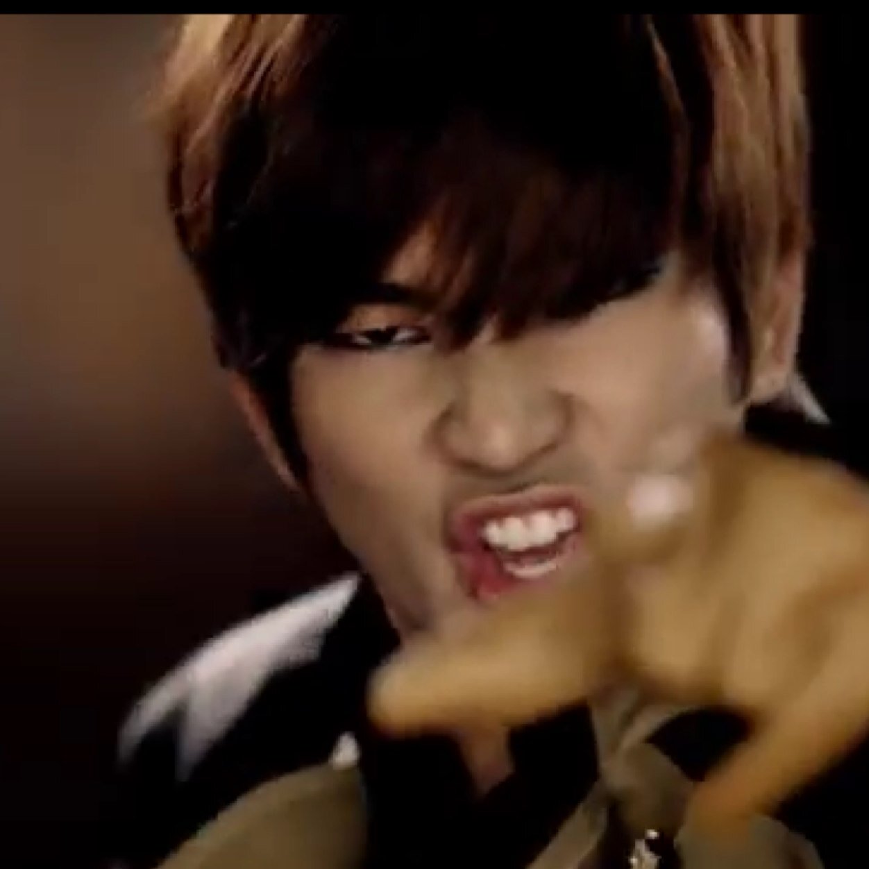แอคหลุมเพื่อเอ็มแบลค