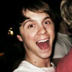 ♡ follow @wildheartbizzle , she follows back ALL fandom accs! ♡